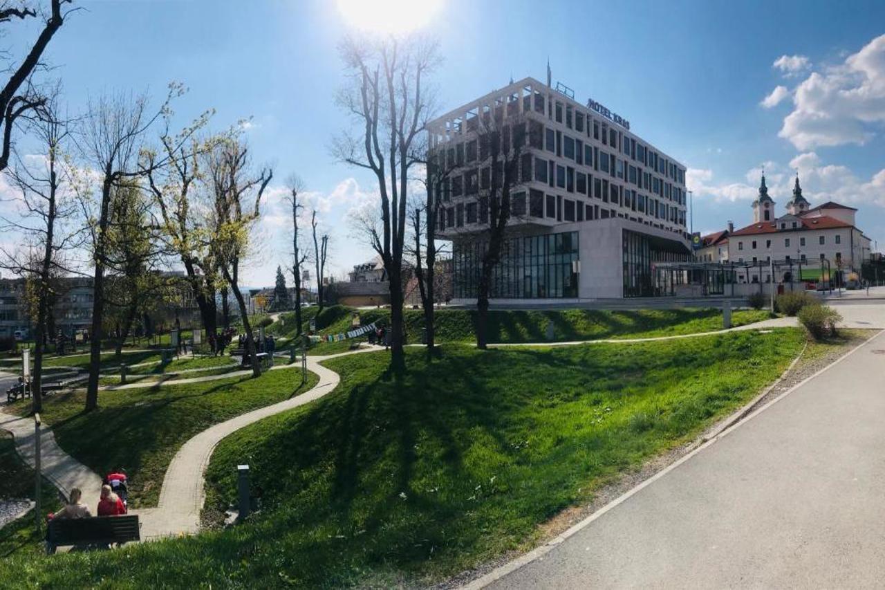 Hotel Kras Постойна Экстерьер фото