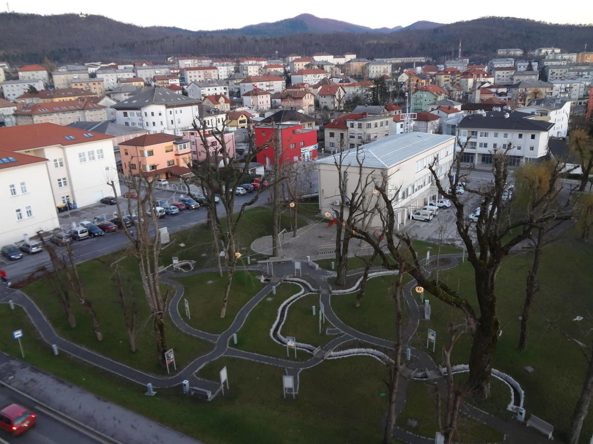 Hotel Kras Постойна Экстерьер фото