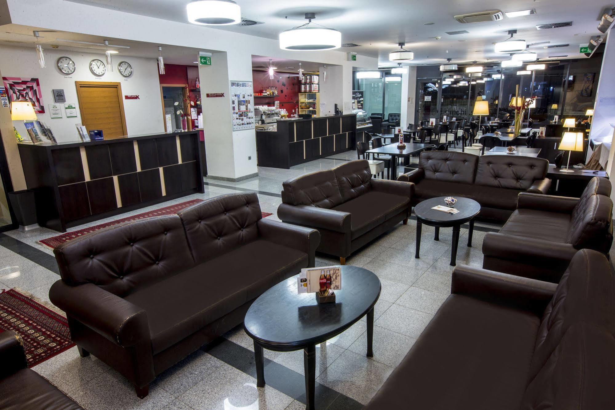 Hotel Kras Постойна Экстерьер фото