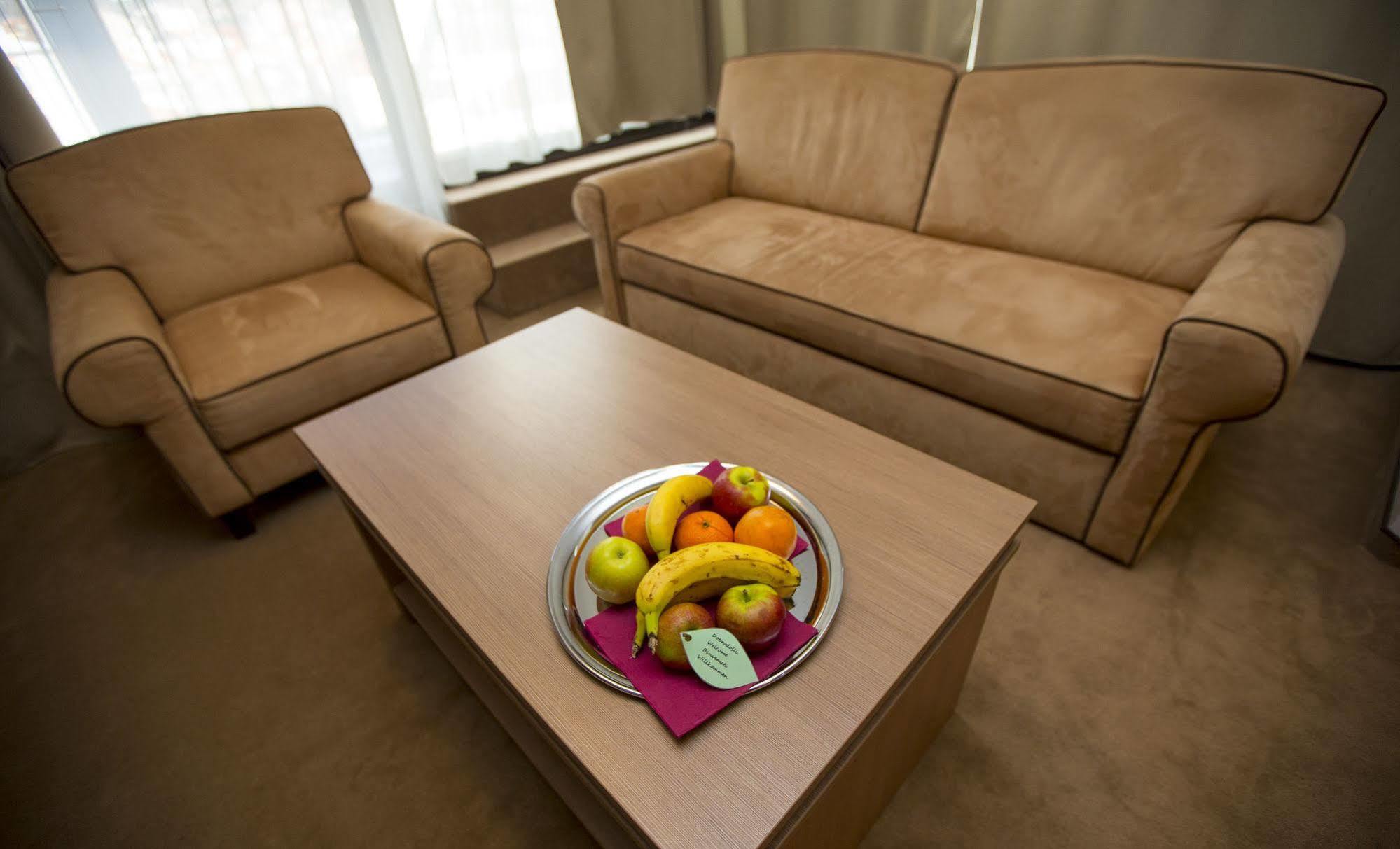 Hotel Kras Постойна Экстерьер фото