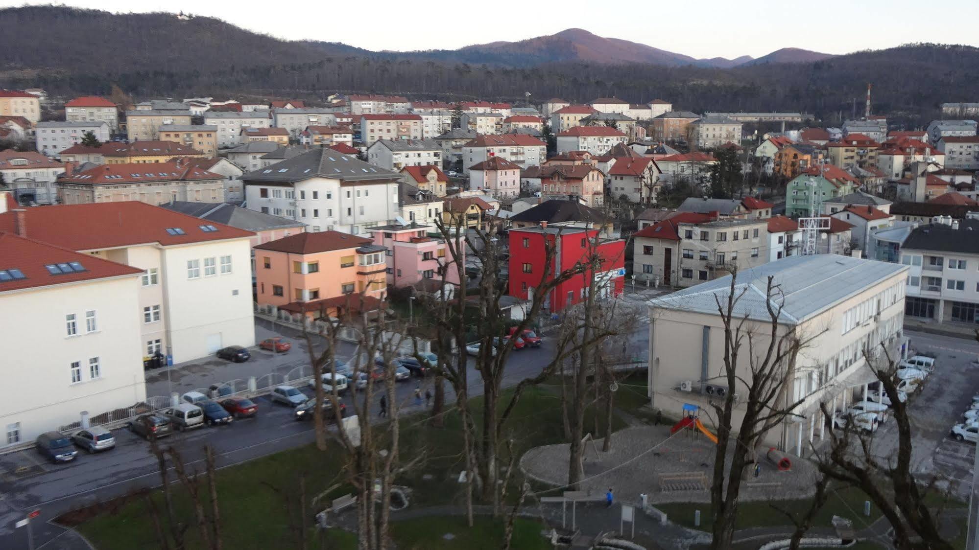 Hotel Kras Постойна Экстерьер фото