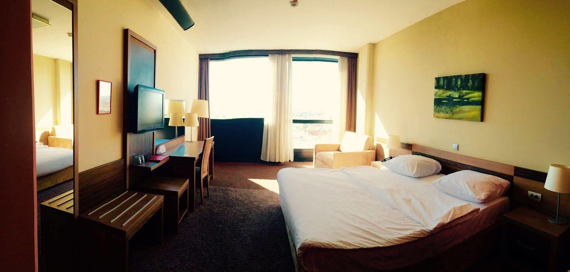 Hotel Kras Постойна Экстерьер фото