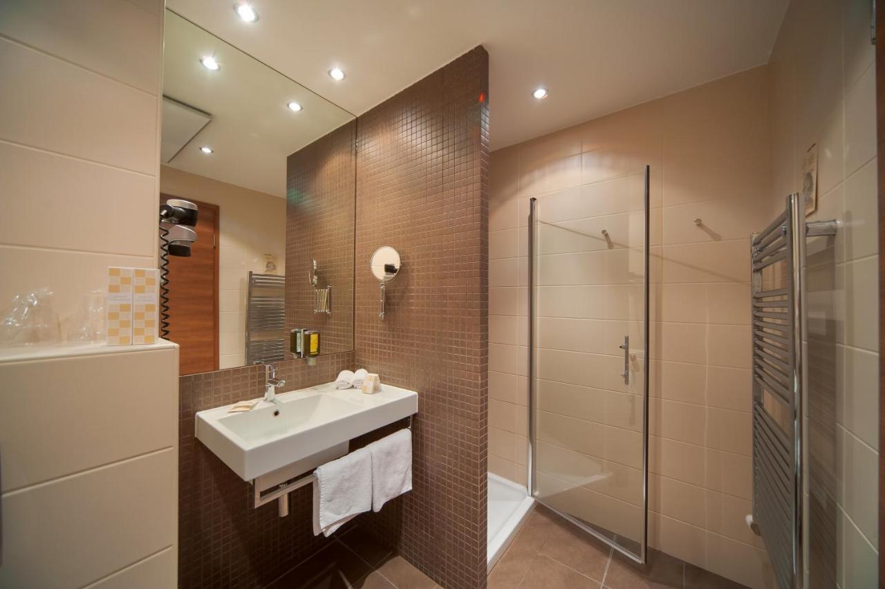 Hotel Kras Постойна Экстерьер фото