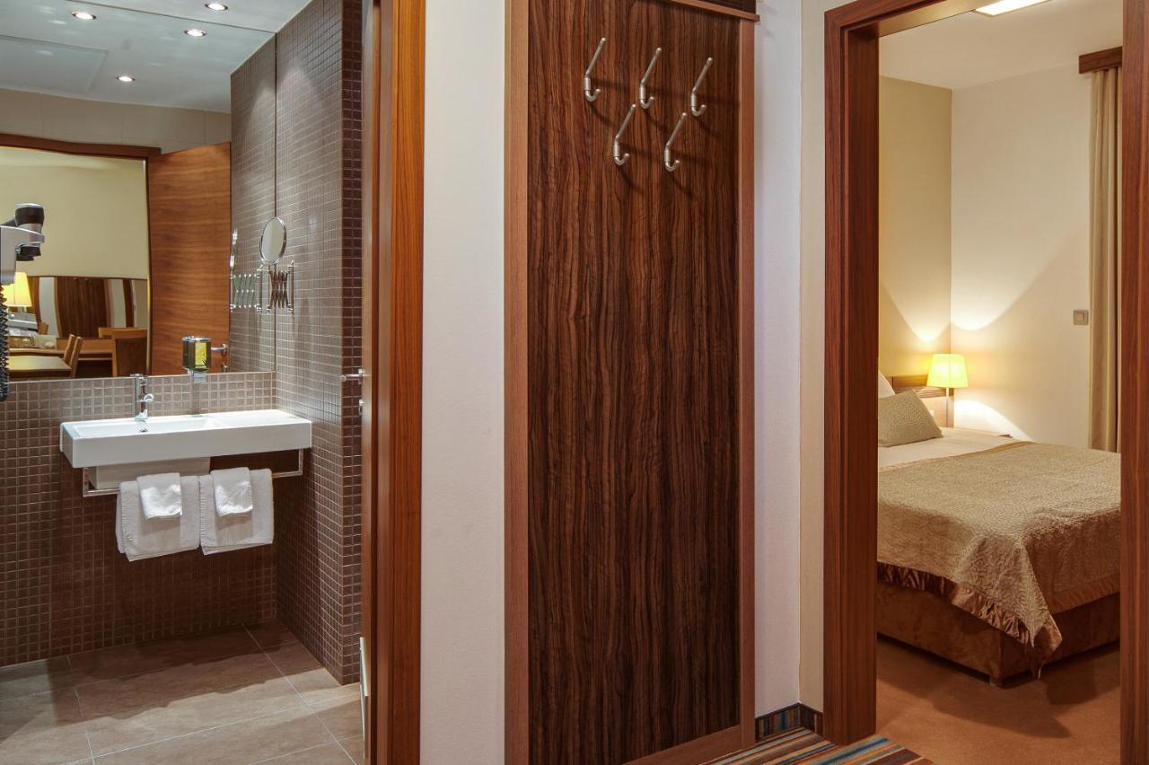 Hotel Kras Постойна Экстерьер фото
